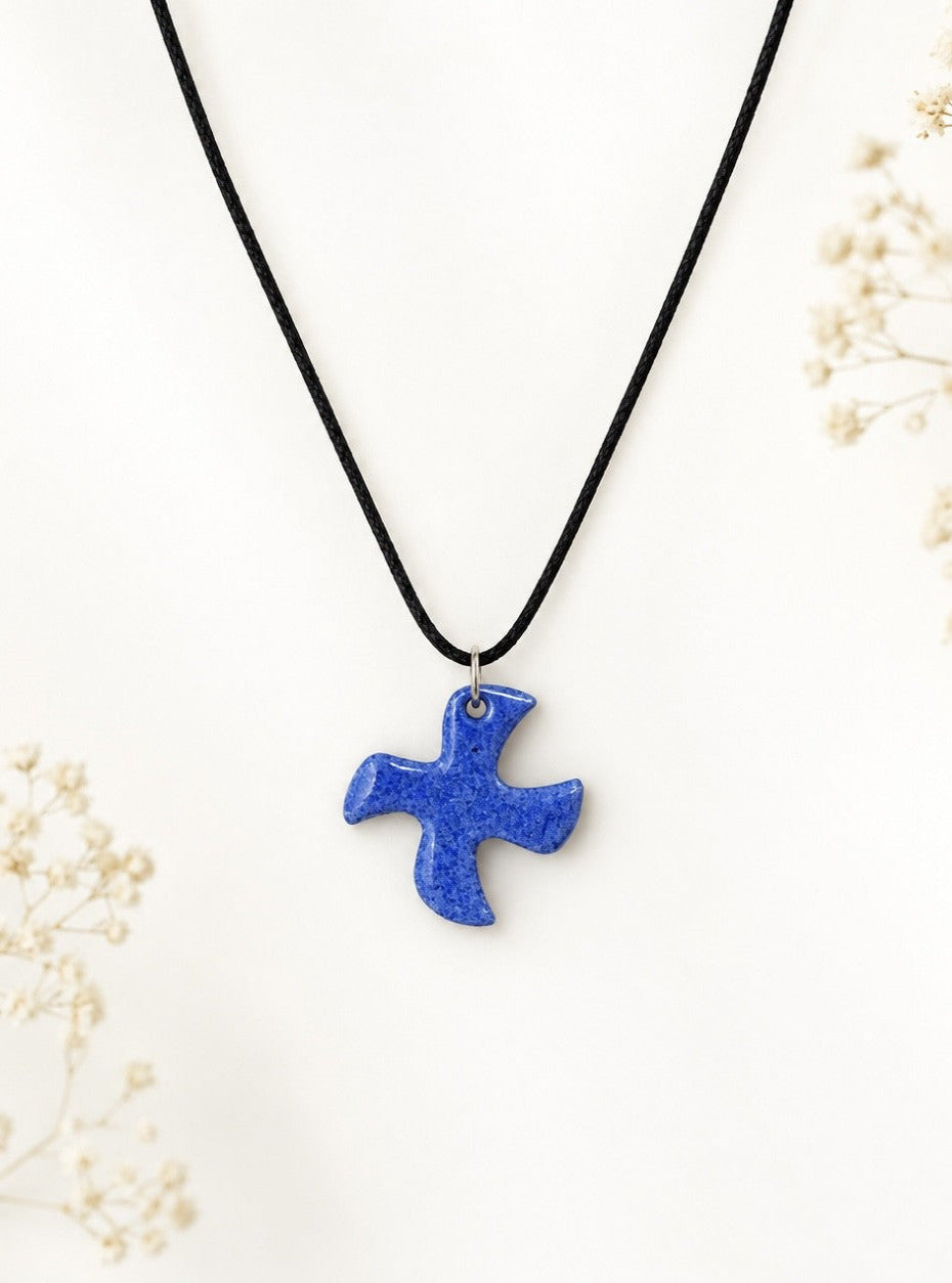 Cruz de Taizé – colgante de paloma con cordón de cuero